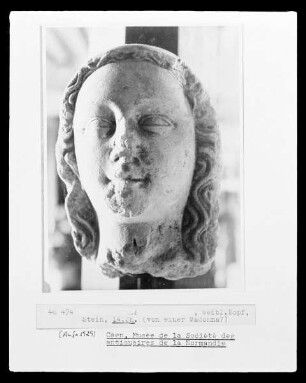 Weiblicher Kopf (von einer Madonna?)