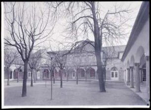 Konzertsaal im Kurhaus, Bad Nauheim: Hofansicht von Westen (siehe auch TBS 215)