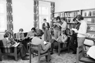 St. Ulrich: Landvolkshochschule St. Ulrich; in der Bücherei