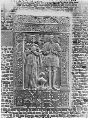 Grabstein von Arnold von Berlo (gest. 1538) und seiner Frau Marie von Contreau (gest. 1555)