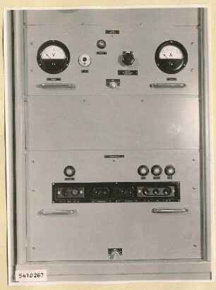 10 kW Fernsehsender Nr. 507, Schrank T2 unten, Frontansicht geschlossen, Foto 1954