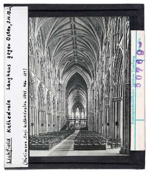 Lichfield: Kathedrale, Langhaus Inneres nach Osten
