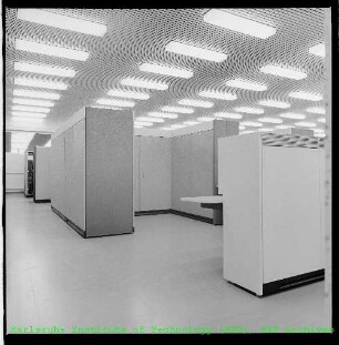 Rechenanlage der Firma IBM in der Datenverarbeitungszentrale (DVZ)