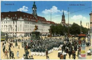 Dresden. Aufziehen der Wache, Hauptstraße