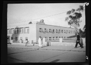 Asmara (Eritrea): Eckansicht des Hotels (?) "Albergo C.I.A.A.O."