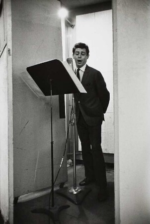 Der Sänger und Entertainer Eddie Fisher