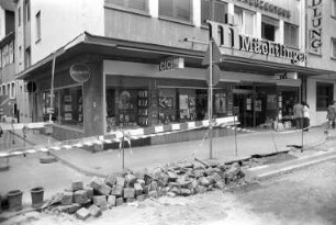 Eröffnung der neuen Verkaufsräume der Buchhandlung Mächtlinger in der Pfinztalstraße 36