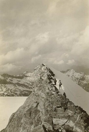 Österreich. Hohe Tauern, Hochalmspitz- und Ankogelgruppe. Bergsteiger am Ostgrat des Ankogel (3262 m)
