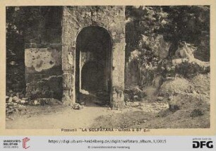 Pozzuoli – La Solfatara – Grotta a 87 g.di