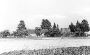 Bischofswerda-Belmsdorf. Blick zum Mühlengehöft mit der Ruine der Holländermühle
