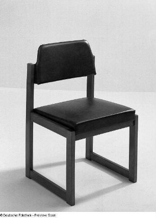 Stuhl (Modell EW 103/2)