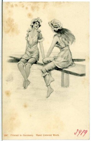 Frauen am Strand beim Bad