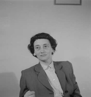 Porträt der Schriftstellerin Anneliese Ichenhäuser : Porträt von Anneliese Ichenhäuser