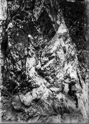 An der Felswand : Ernst Nowack an einer Felswand