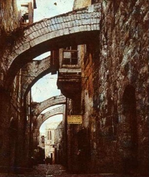 [aus dem Buch: Sven Gillsäter u. a., Helgas Reise ins Heilige Land, 1965] Via dolorosa [Jerusalem]