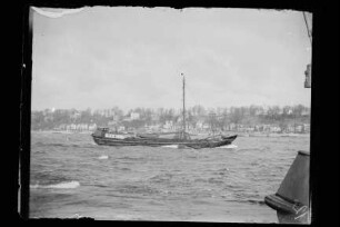 Schwalbe II ex Sofija ex Marija ex Gazolina ex Cosmopoliet (1897), Kapitän Peter Aug. Icheln, Hamburg
