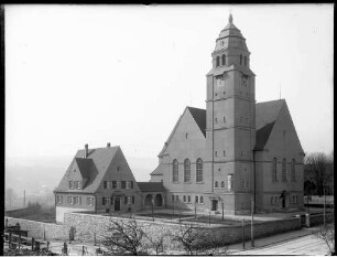 Brötzingen Evangelische Christuskirche und Pfarrhaus Außenansicht von Nordosten