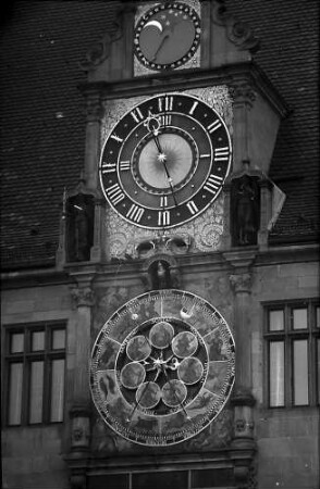 Heilbronn: Astronomische Uhr am Rathaus