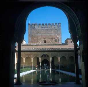 Alhambra — Palacios Nazaries — Palacio de Comares — Patio de los Arrayanes