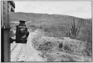 Guatemala. Eisenbahnstrecke und Signallampe