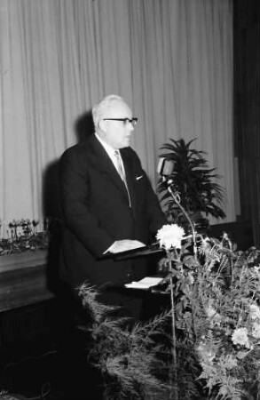 Bad Krozingen: Ansprache: Chefarzt Dr. Basler, Bad Krozingen
