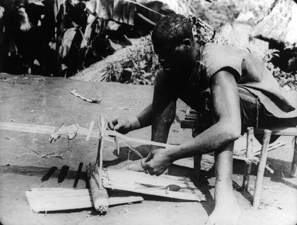 Weaving machine in Adamaia