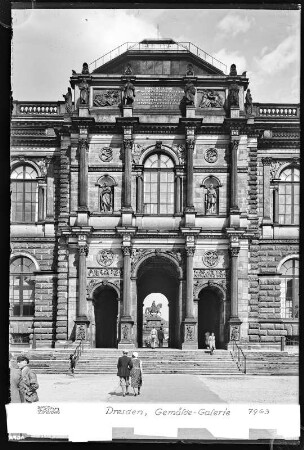 Dresden, Sempergalerie, Durchgang vom Zwingerhof zum Theaterplatz