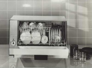 Braun Tischgeschirrspüler "HGS 10/20" der Braun Gestaltungsabteilung