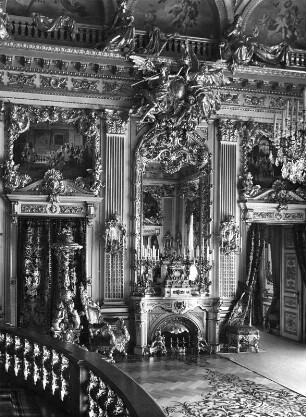 Chiemsee. Neues Schloss Herrenchiemsee (1878-1886; J. Hofmann, G. v. Dollmann). Paradiesschlafzimmer