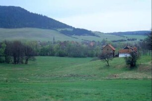 Ortsansicht und Landschaft