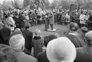 Gedenkfeier des Bundes der Vertriebenen auf dem Karlsruher Hauptfriedhof an Allerheiligen