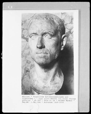 Kopf eines Mannes (zu einer Statue gehörig)