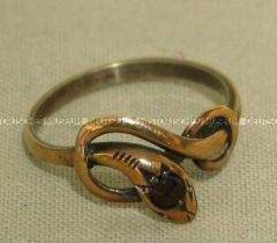 Ring in Schlangenform