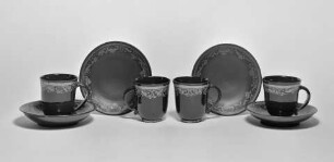 Teile eines Kaffeeservices — Kuchenteller aus einem Kaffeeservice