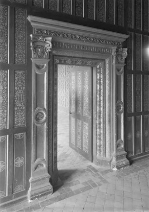 Arbeitszimmer der Katharina von Medici, östliche Tür