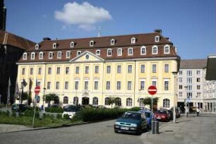 Dresden-Altstadt, Ringstraße 1. Gewandhaus (1768-1770; J. F. Knöbel, J. G. Schmidt). Haupteingangsfront (seit 1967 Hotel)