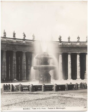 Petersplatz, Rom: Fontana di Michelangelo