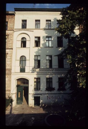 Diapositiv: Leuschnerdamm 23, Juli 1984