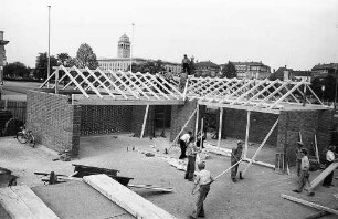 Ausstellung "sparen - bauen - wohnen" auf dem Festplatz.