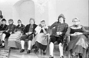 Freiburg: dänische Tanzgruppe im Rathaus
