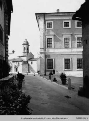 Piazza Chigi, San Quirico d'Orcia