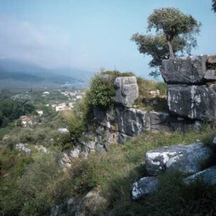 Thasos. Limenas. Teil der antiken Marmormauer, Anfang 5. Jh. v. Chr. Unterhalb von Parmenon-Tor
