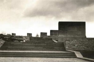 Weimar-Buchenwald. Nationale Mahn- und Gedenkstätte der DDR (1954-1958; seit 1992: Gedenkstätte Buchenwald). Treppe des Todes