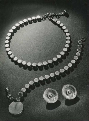 Halskette, Armband, Ohrring von Henkel und Grosse