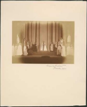 "König Heinrich IV." (1.Teil) von William Shakespeare, Szenenbild 1. Akt, 1. Szene. Dresden: Schauspielhaus, Neueinstudierung 06.05.1926