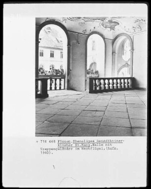 Ehemaliges Benediktinerkloster Sankt Mang — Westflügel — Saal
