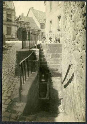 Johannisgasse, Lochbrunnen