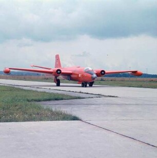 Forschungsflugzeug (ehem. englischer Düsenbomber Canberra) des deutschen Zentrums für Luft- und Raumfahrt (DFVLR)