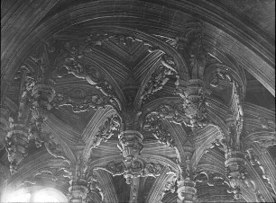 Caen, Église St. Pierre, Chorumgang, Gewölbe