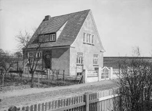 Haus "Sonnenschein" : Haus "Sonnenschein" der Familie Wassermann in einer Siedlung